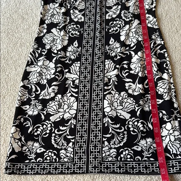 WHBM Elegant Black and White Sleeveless Floral Dress - Picture 5 of 8